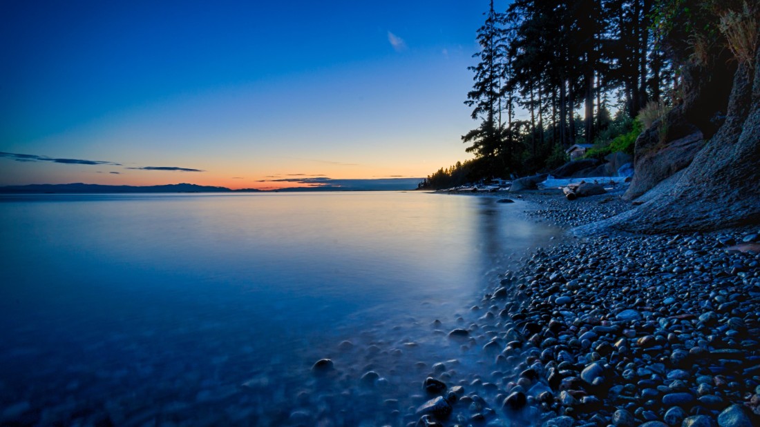 blue-hour-coastal-beach-wallpaper-3840×2160