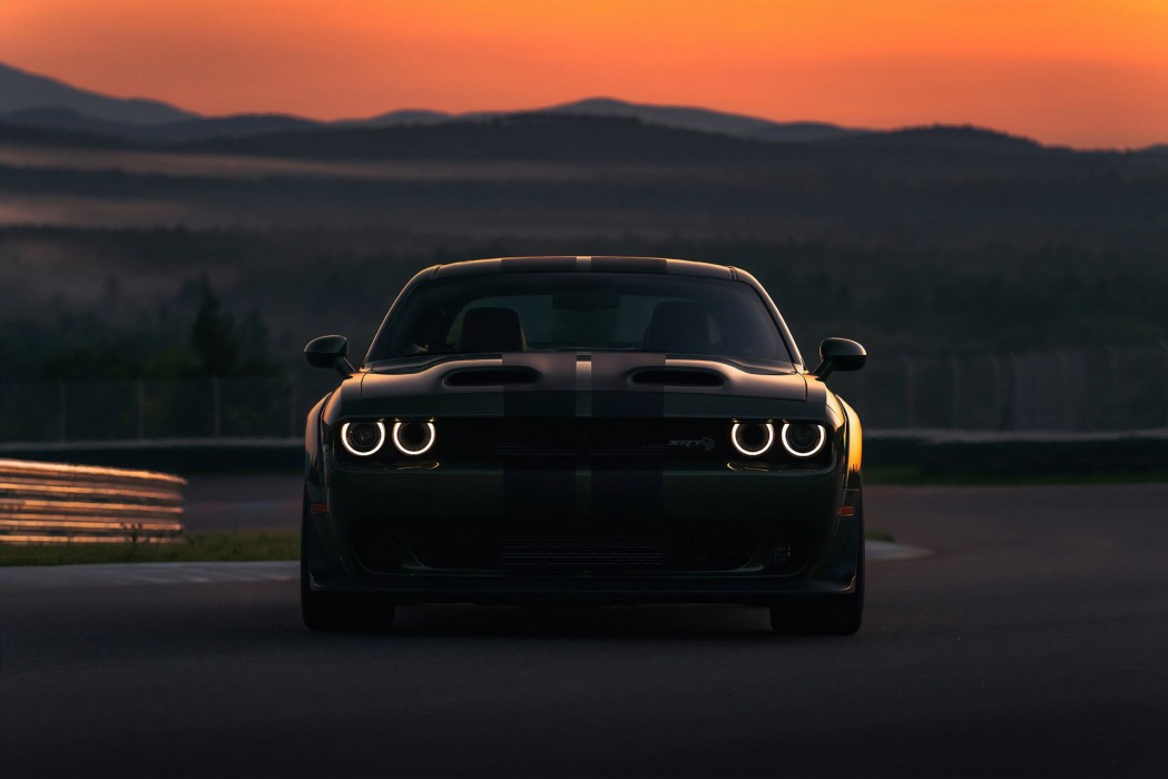challenger-srt-sunset-headlights-wallpaper-1920×1281