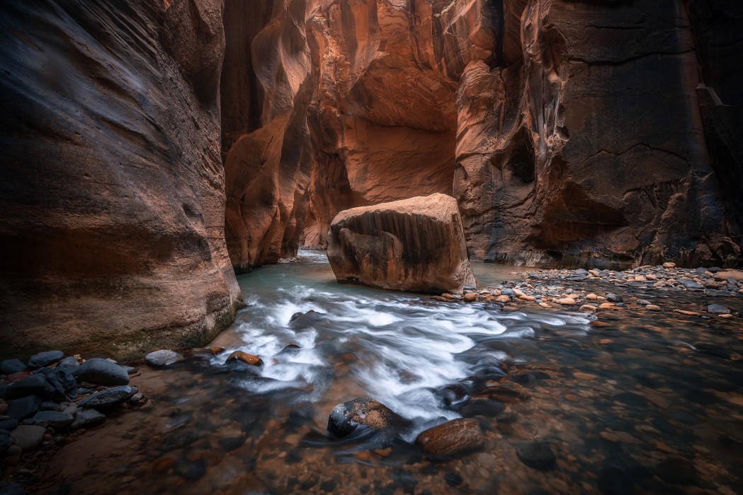 sandstone-canyon-river-wallpaper-3500×2335