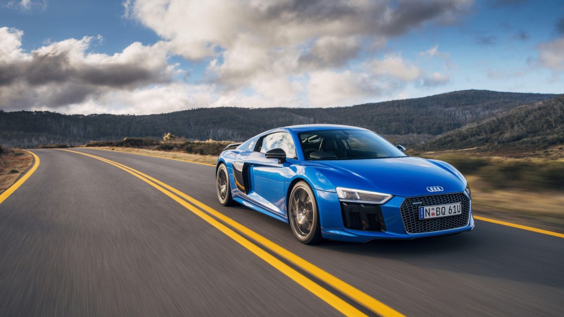 blue-audi-r8-open-road-wallpaper-3840×2160