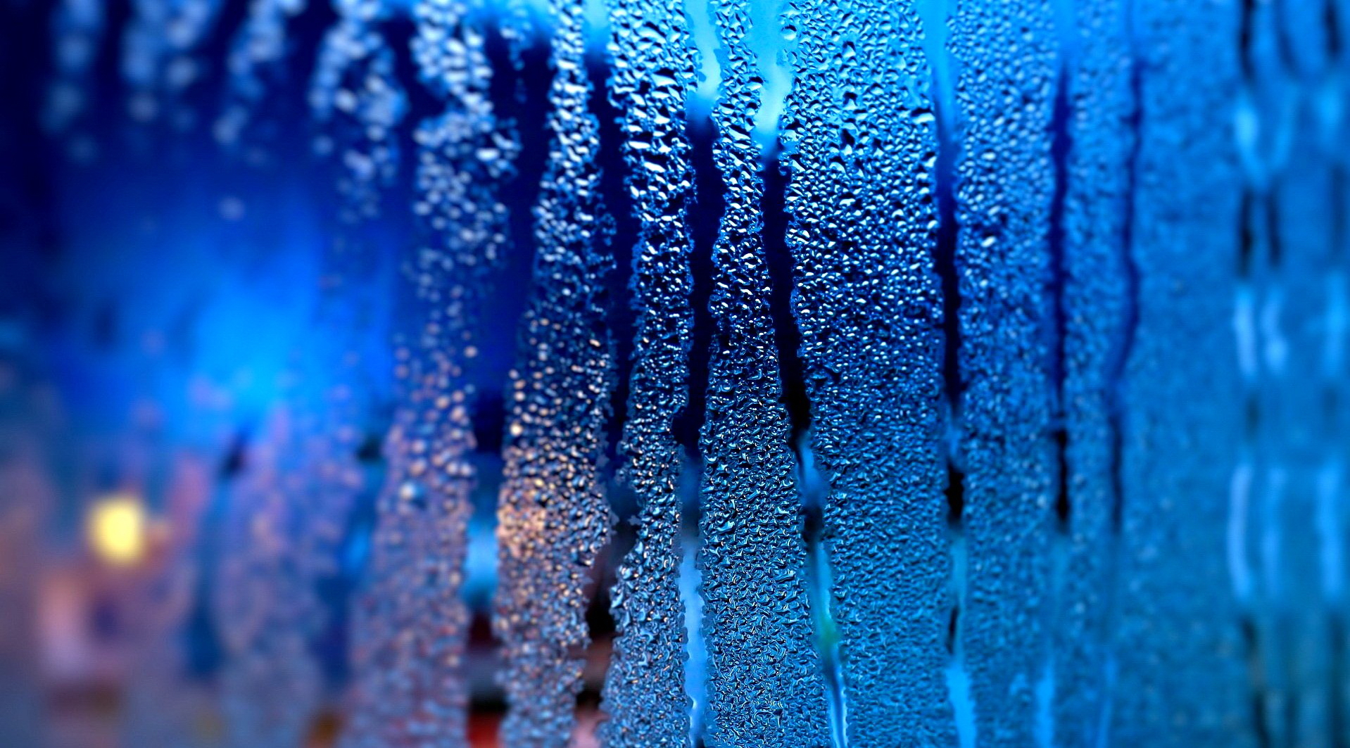 Blue Water Drops Wallpaper