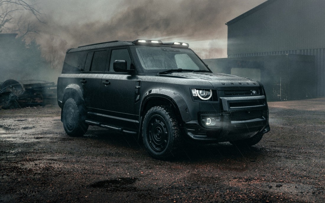 dark-land-rover-defender-rain-wallpaper-1920×1200