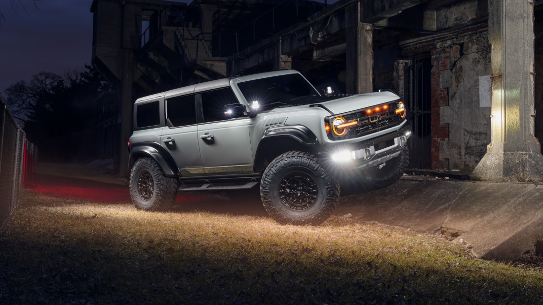 gray-ford-bronco-raptor-night-wallpaper-3840×2160