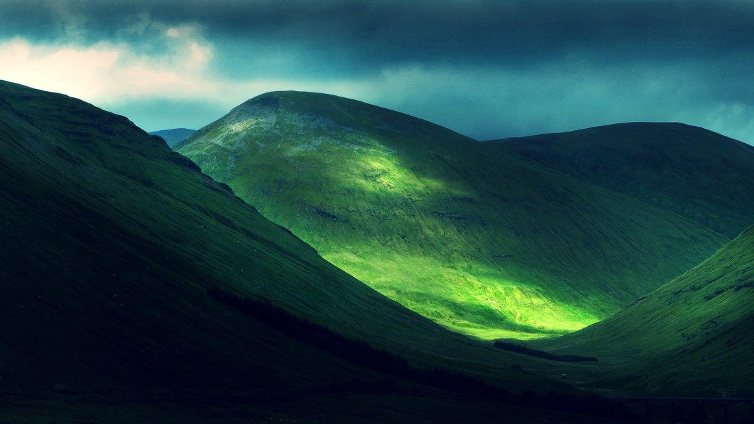 green-mountain-valley-sunlight-wallpaper-1920×1080