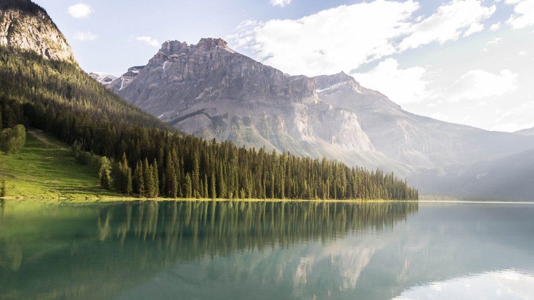 mountain-lake-reflection-wallpaper-1920×1080