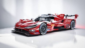 red-toyota-gr010-hybrid-race-car-wallpaper-3840×2160