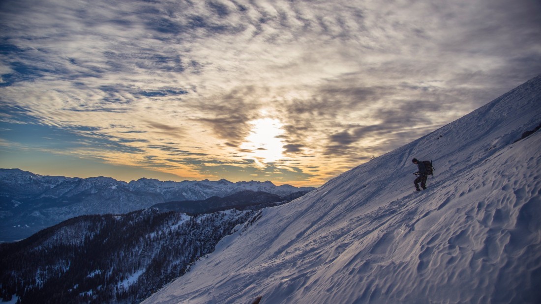 Hike-On-Mountains-4k-Wallpaper-Hiking-Wallpaper-4k-Hd-Hd-.jpg