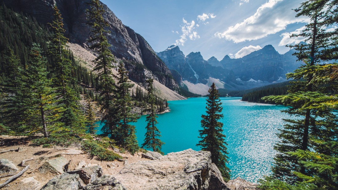 turquoise-moraine-mountain-lake-wallpaper-3840×2160