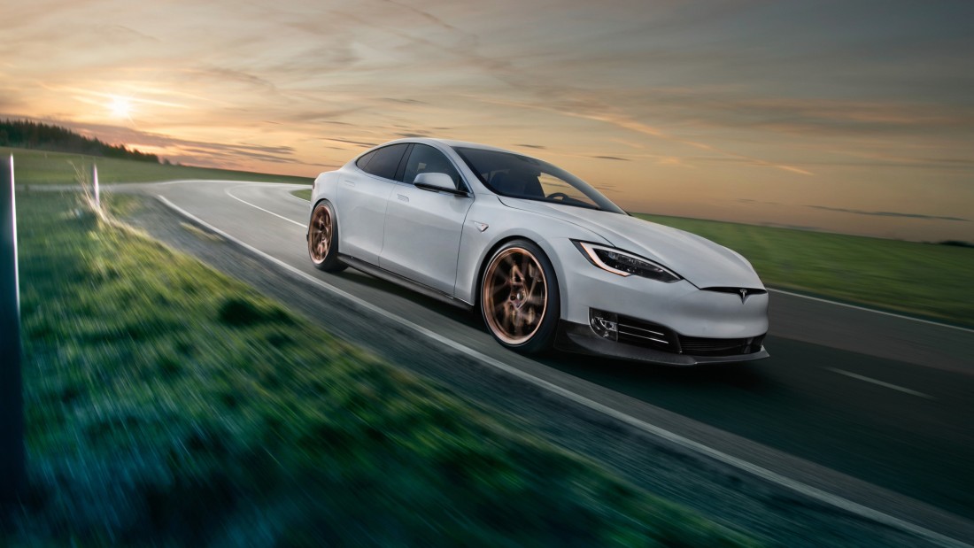 white-tesla-model-s-wallpaper-3840×2160