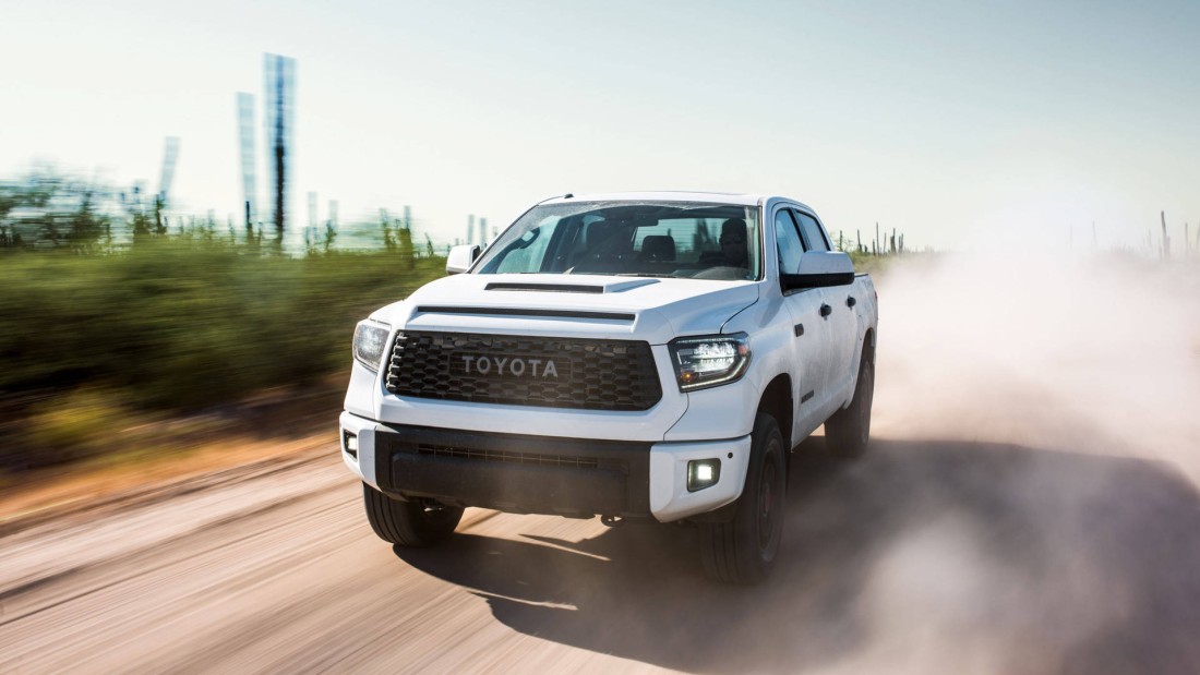 white-toyota-tundra-desert-drive-wallpaper-1920×1080