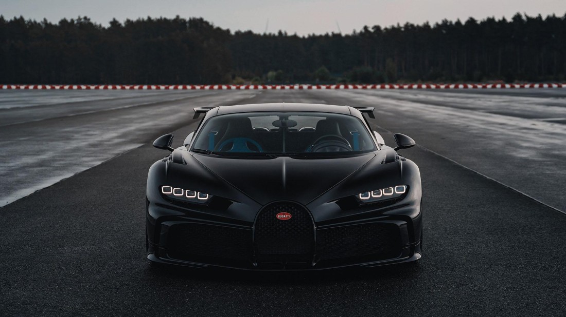 black-bugatti-hypercar-track-wallpaper-1920×1079