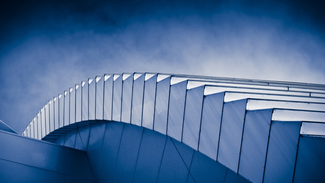blue-modern-architecture-curve-wallpaper-1920×1080