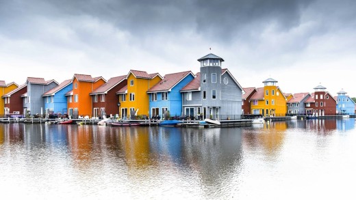 colorful-waterfront-houses-wallpaper-1920×1200