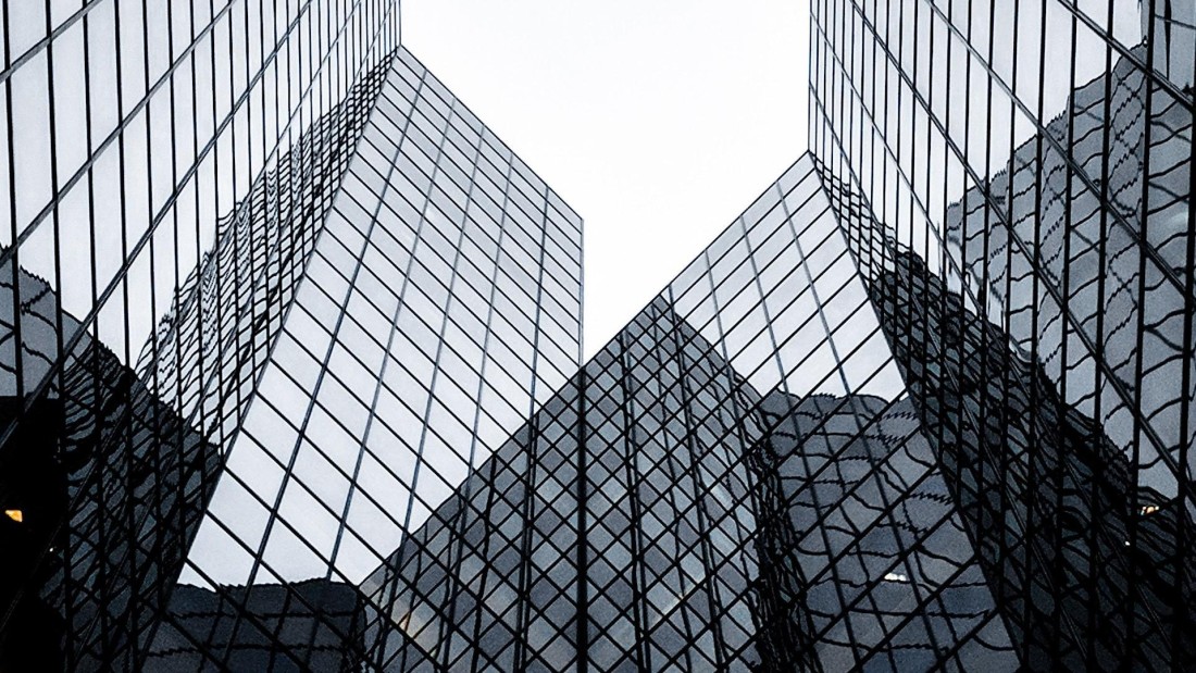 glass-skyscraper-reflection-full-hd-wallpaper-1920×1080