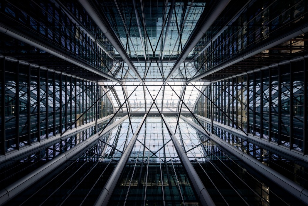 modern-glass-architecture-5k-wallpaper-6898×4604