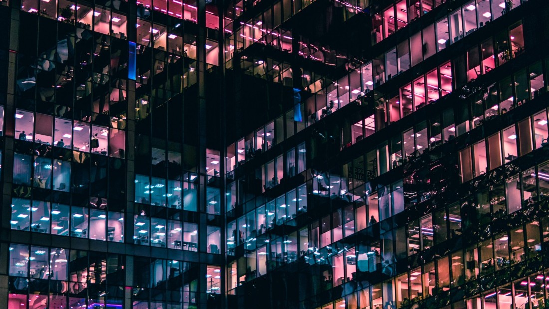 neon-office-building-windows-wallpaper-1920×1080