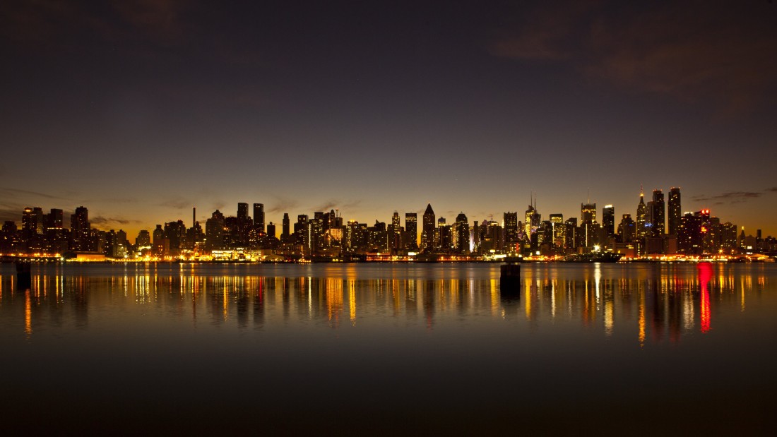 night-city-skyline-reflection-4k-wallpaper-3840×2160