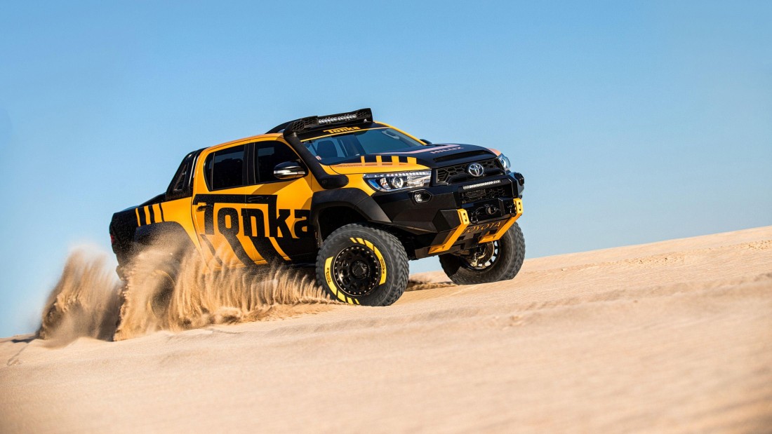 toyota-hilux-desert-truck-wallpaper-3000×1688