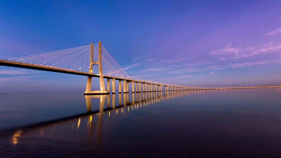 vasco-da-gama-bridge-5k-wallpaper-5120×2880